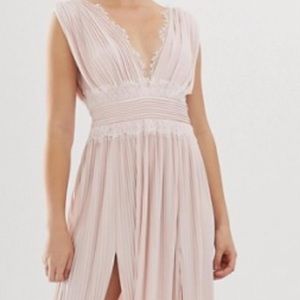 Maxi pleated plunge neck blush dress